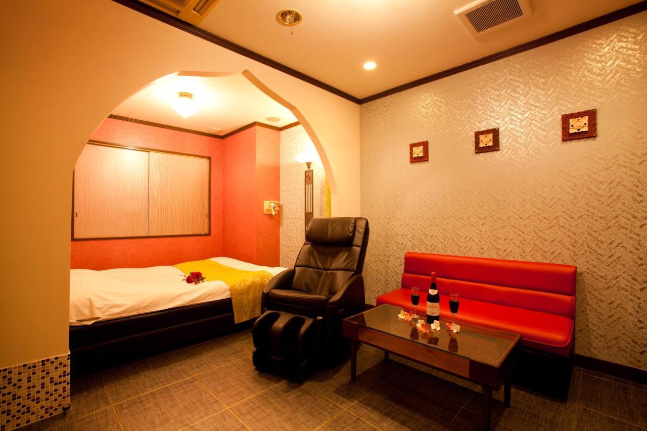 Hotel Luna (Adults Only) Tokyo Exterior photo